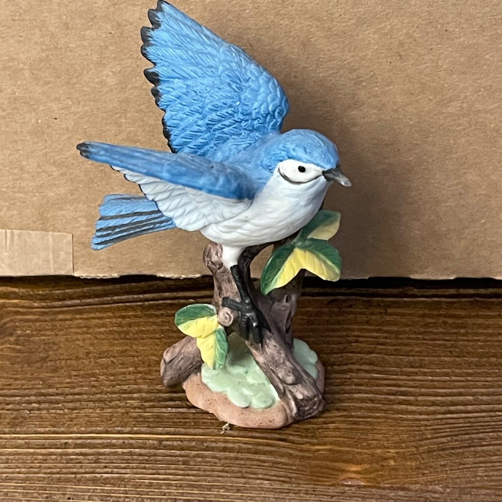 Vintage George Good Bluebird Porcelain Figurine Wings Spread Taiwan Heart Logo